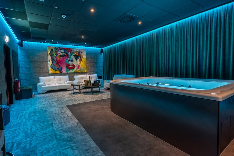 Club Pangea Vienna cautam fete pentru colaborare. Se asigura transportul !